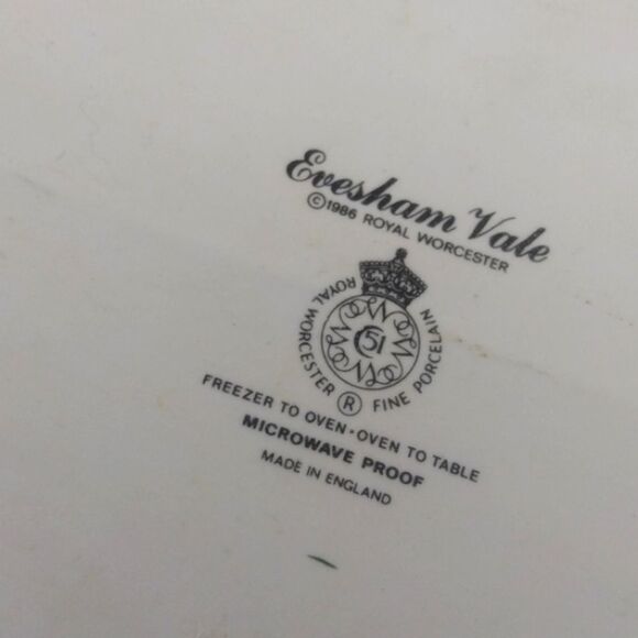 Royal Worcester England Evesham Vale Porcelain Oval Platter w/ Fruit Design - Picture 13 of 16